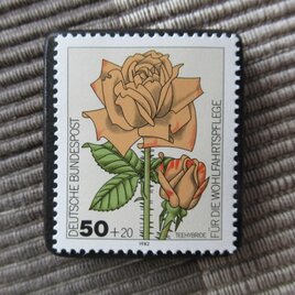 ドイツ　薔薇切手ブローチ10788