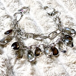 高密度ガラスの煌めき モノトーンチェーンバッグチャームの