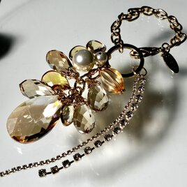 大人可愛いキラキラ光雫バッグチャーム　ベージュ