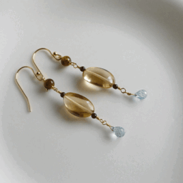 シャンパンクォーツとブルートパーズのピアス