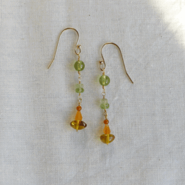 ペリドットとカーネリアンのピアス