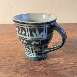 吹寄垣文 抜絵マグカップ｜淡青磁釉・還元焼成