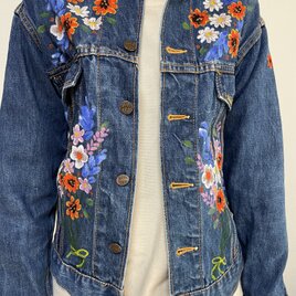 ブーケのデニムジャケット