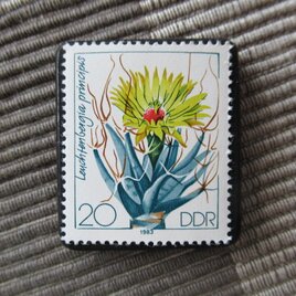 ドイツ　サボテンの花切手ブローチ10794