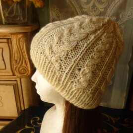 アラン模様のニットキャップ