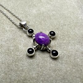 スギライトとオニキスのクロスペンダント