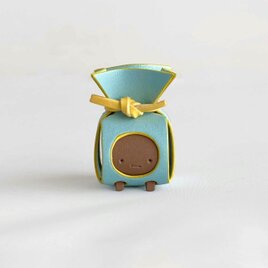 固結びだけ得意な革のミニオブジェ【kokke / こっけ】（パステルブルー×ブラウン×イエロー）