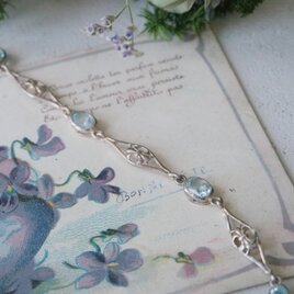 シルバーとブルーのストーンのブレスレット