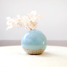 水色と白釉のかけ分け一輪挿し