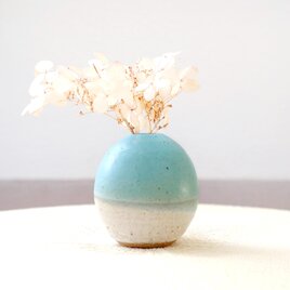 トルコブルーとマット釉のかけ分け一輪挿し