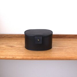 オーバル型 革の小物入れ（ブラック）