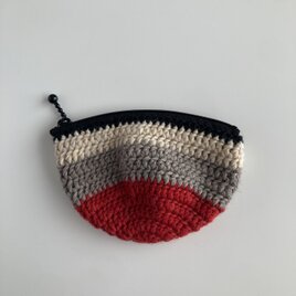 WOOL!かぎ針編みのポーチ*黒×赤×グレーベージュ×きなり*ラウンド