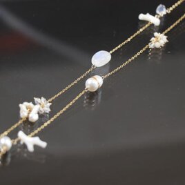 ホワイトコレクションネックレス ― あこや真珠と枝珊瑚