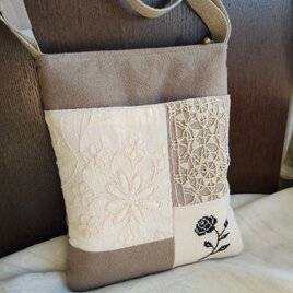 アンティークレース*クロスステッチ*スマホショルダー*薔薇