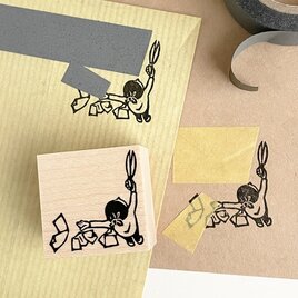 テープと使うはんこ　鋏で切る人