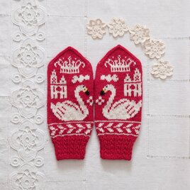 白鳥柄のミトン〜ルビーレッドXオフホワイト～スワンレイク