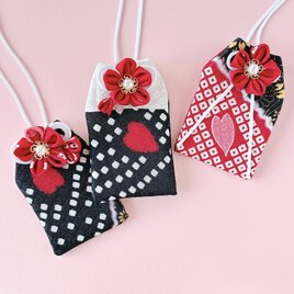 （ハートの花びら）元巫女が作る花のお守り袋