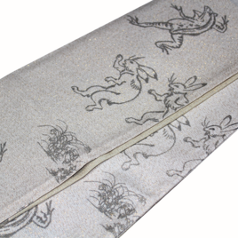 正絹半幅帯｜銀箔モク糸×捺染「鳥獣戯画」