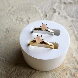 天然石の指輪 ■ ラウンドカボション 4mm ■ ピーチピンクムーンストーン