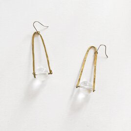 真鍮線とクオーツのピアス
