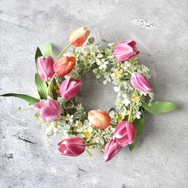 のびやかチューリップの春リース（直径約27cm） /アーティフィシャルフラワー/BOX付き/新築祝い/