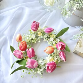 のびやかチューリップの春リース（直径約27cm） /アーティフィシャルフラワー/BOX付き/新築祝い/