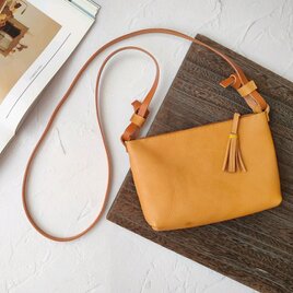 【姫路レザー】BASICショルダーバッグ（シンプル/コンパクト/メンズ/レディース/ファスナー/旅行/斜め掛け）キャメル