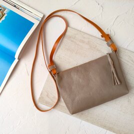 【姫路レザー】BASICショルダーバッグ（シンプル/コンパクト/メンズ/レディース/斜め掛け/旅行）グレージュ