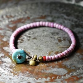 アンティークピンクマサイ、金赤ホワイトハーツのブレス（ターコイズ留め金）