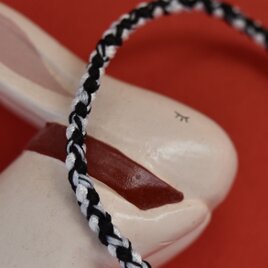 うさぎ色「まん丸うさぎ ランダムな白黒」ブレスレット (260214-R-99WBK)