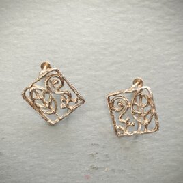 スクエアイヤリング