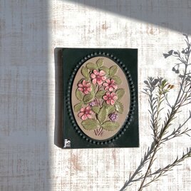 森の宝石チシマイチゴの陶板／北欧／ジィガントフタ／Jie Gantofta／陶器の壁飾り