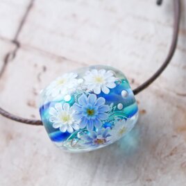 ガーベラのとんぼ玉（ガラス玉）泡入り/ブルー