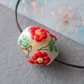 椿のとんぼ玉（ガラス玉）金箔入り