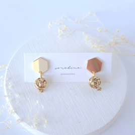 ★c　"魅せる耳元に…"　春　ゴールド　小ぶり　フォーマル　ピアス(ピアスのみ)