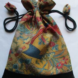８６２９　花柄の着物で作った巾着袋　