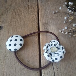 つまみ細工のまんまるお花のヘアゴム