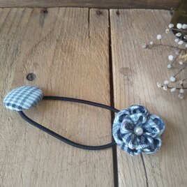 つまみ細工のまんまるお花のヘアゴム