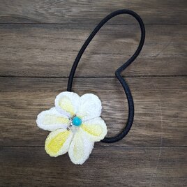 つまみ細工のまんまるお花のビジューヘアゴム