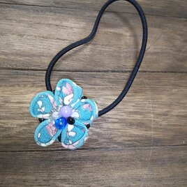 つまみ細工のまんまるお花のビジューヘアゴム