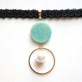 【受注製作】レジンアート　ラウンドモチーフとタティングレースとベルベットリボンのチョーカー〈母なる木〉