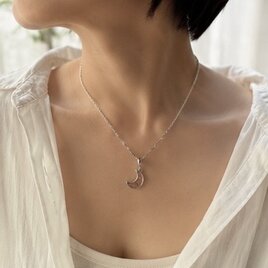 カレンシルバーと淡水パールのロングネックレス60cm | iichi 日々の