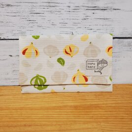 ぴったりが嬉しい！スリム通帳ケース にんにく