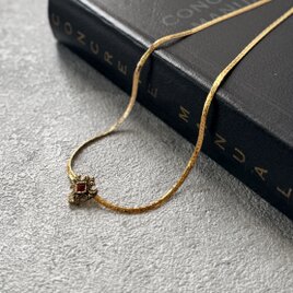 NA154-【 AVON 】エイボン・ヴィンテージネックレス  Gold Tone Red Faceted Stone