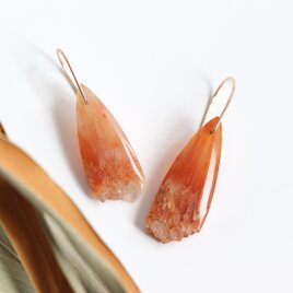 14kgf｜天然石ピアス 一点もの｜柔らかいオレンジのシュガーパームドゥルージー