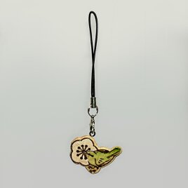 木のチャーム　梅とウグイスの焼き絵に彩色