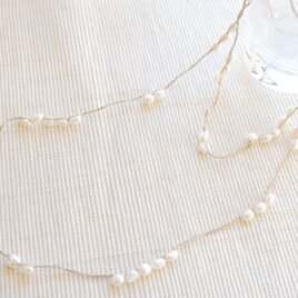 白いバロックパールのラリエット　