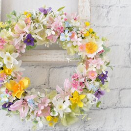 Dancing fairies in the spring garden 水仙と小花のリース：ピンク　きい ろ　すみれ