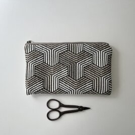 ジャガード生地のポーチ　ベージュ