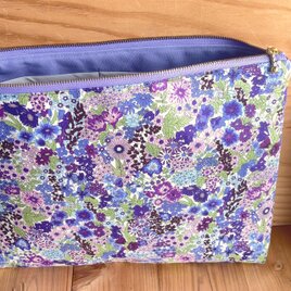 リバティ　A4サイズ　大判ポーチ　タブレットポーチ＜Margaret Annie＞(マーガレットアニー)パープル